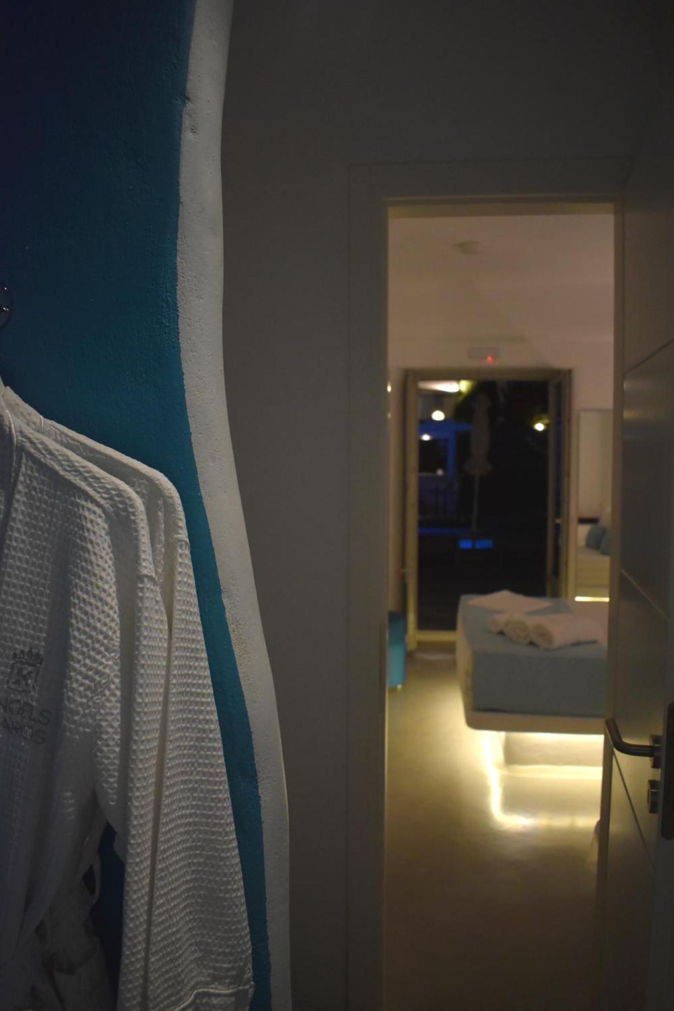Angels Pillow Luxury Boutique Residence - Adults Only Науса Стая снимка